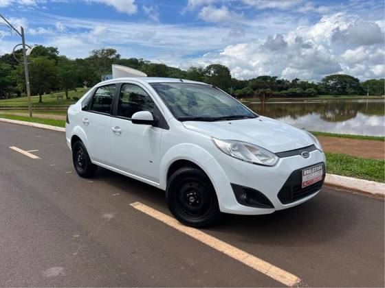 FORD FIESTA 1.6 ROCAM SE SEDAN 8V FLEX 4P MANUAL FORD FIESTA 1.6 ROCAM SE SEDAN 8V FLEX 4P MANUAL